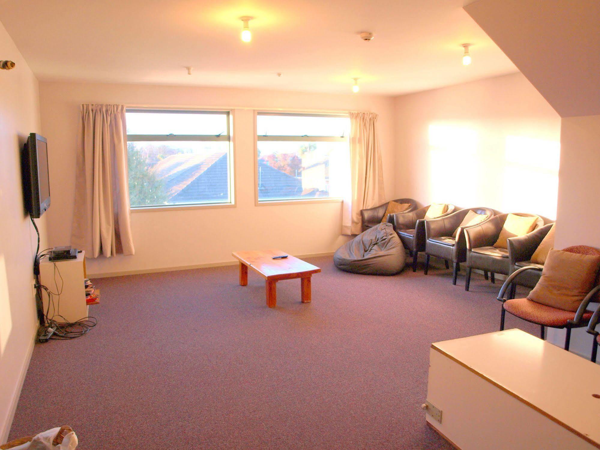 Kiwi House Hostel ไครสต์เชิร์ช ภายนอก รูปภาพ