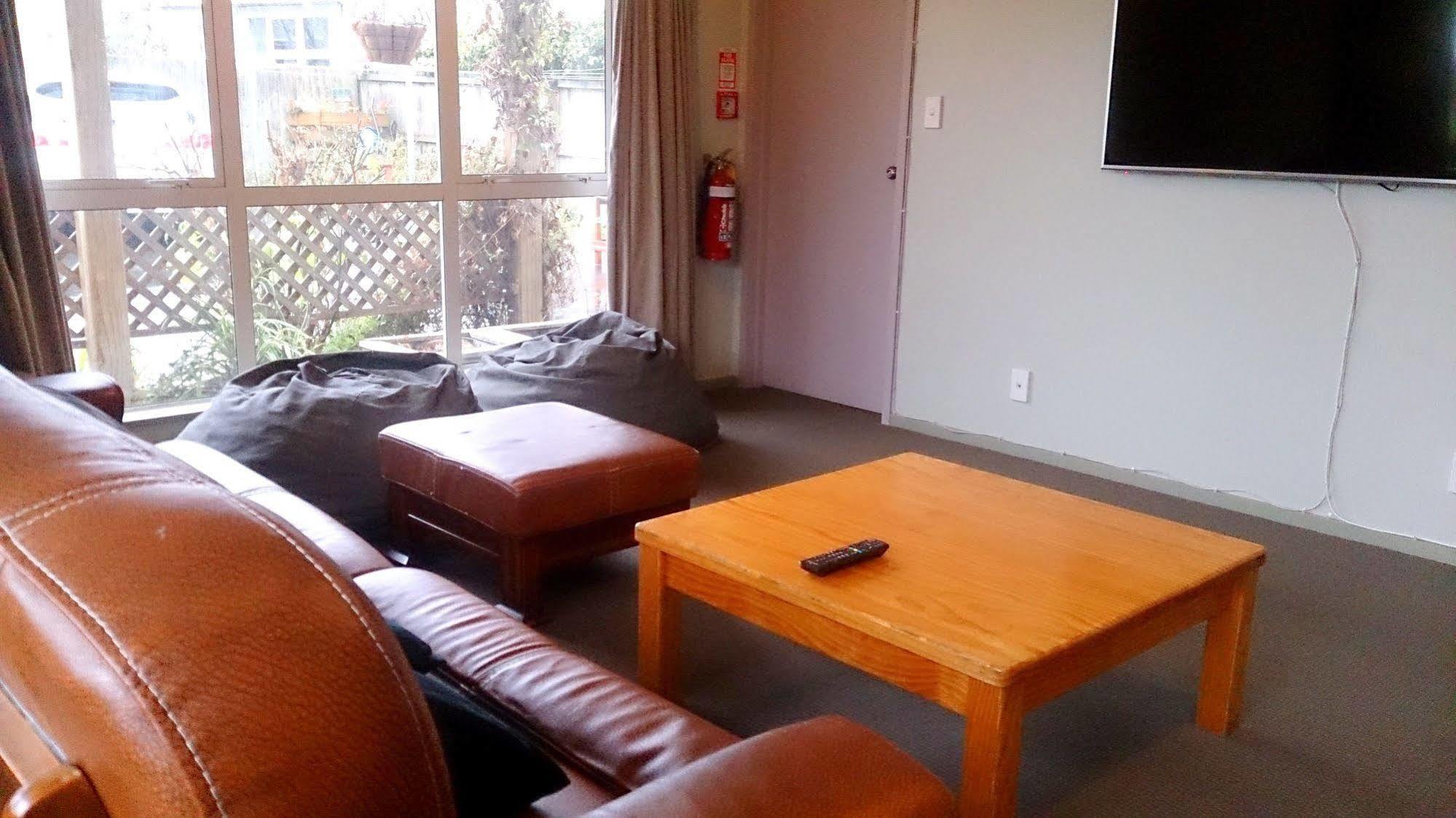 Kiwi House Hostel ไครสต์เชิร์ช ภายนอก รูปภาพ